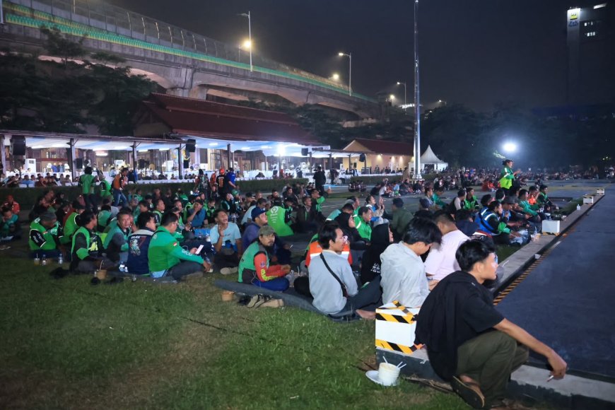 Wakapolri Dorong Semangat Guyub Rukun melalui Nobar Bersama